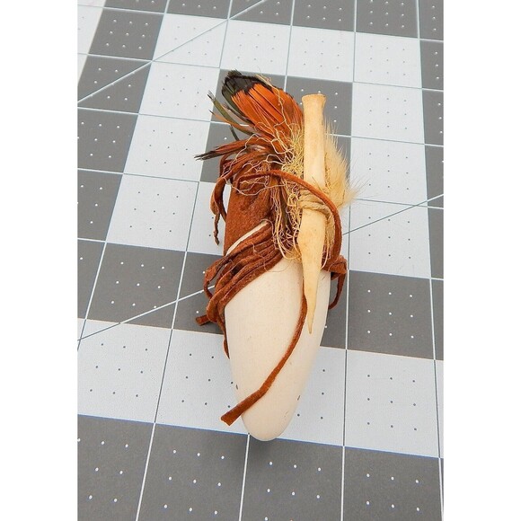 Fetish White Bear Feather Offering Signed Iesaray '94 3 inch Southwest Decor - Picture 7 of 8